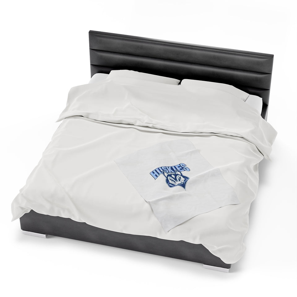 Hunter Huss HS Velveteen Plush Blanket