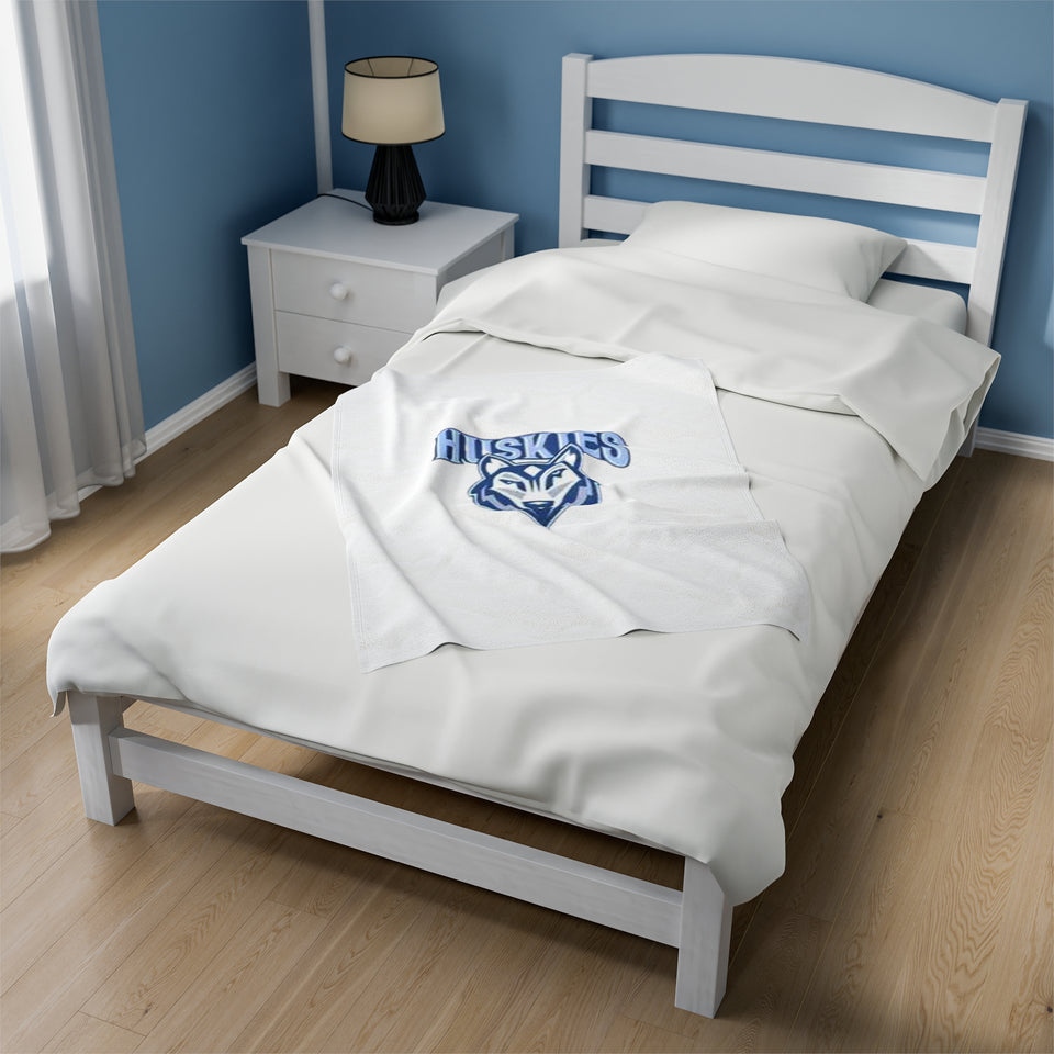 Hunter Huss HS Velveteen Plush Blanket