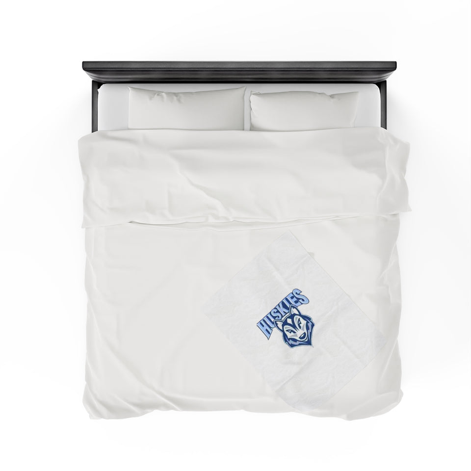 Hunter Huss HS Velveteen Plush Blanket