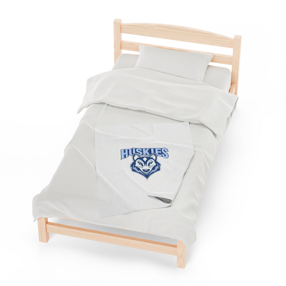 Hunter Huss HS Velveteen Plush Blanket